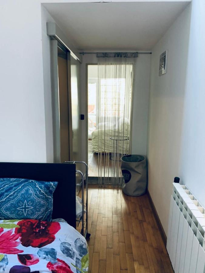 Hotel Sea Breeze Studio Pola Esterno foto